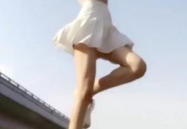 东北小姐姐户外舞蹈视频,活力四溢的冬日风景线